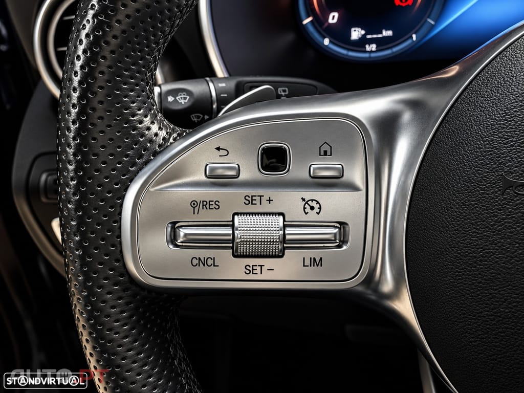 Mercedes-Benz GLC 300 de 4Matic 9G-TRONIC AMG Line — fotografia 23