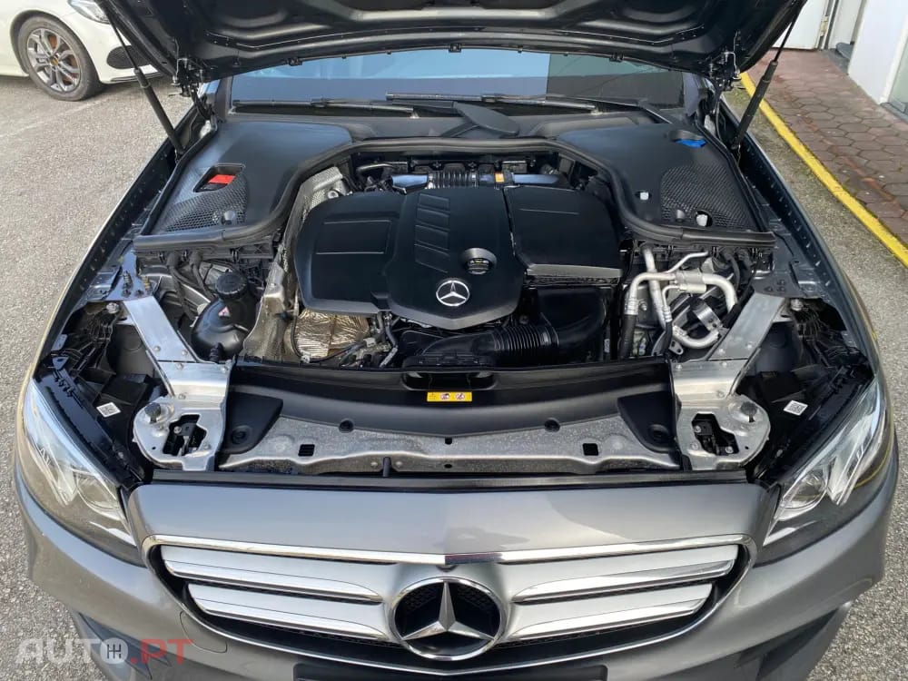 Mercedes-Benz E 220 d AMG Line