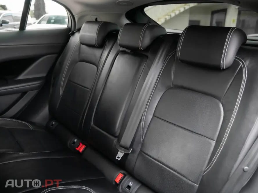 Jaguar I-Pace EV400 AWD SE