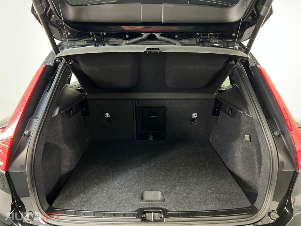 Volvo XC40 1.5 T4 211 Core PG HYBRID