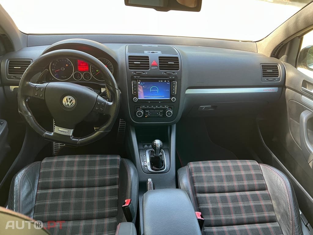 Volkswagen Golf GTI DSG EDITION 30