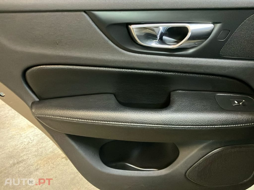 Volvo V60 2.0 D3 Momentum Plus Geartronic
