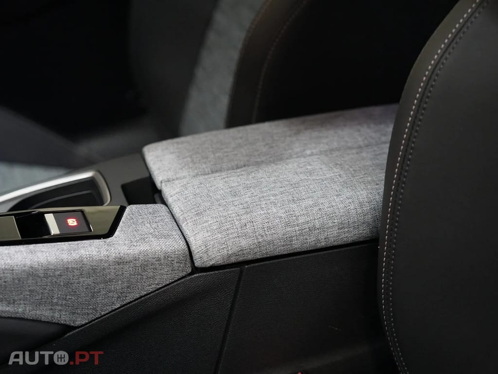 Peugeot 3008 1.2 Hybrid Allure e-DCS6