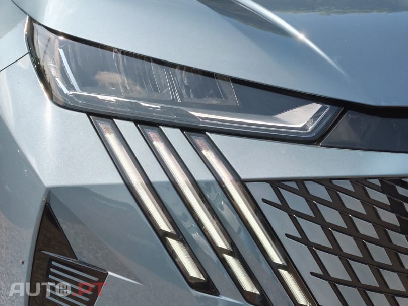 Peugeot 3008 1.2 Hybrid Allure e-DCS6