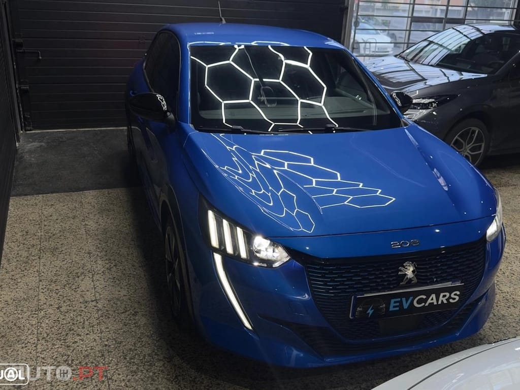 Peugeot E-208 50 kWh GT