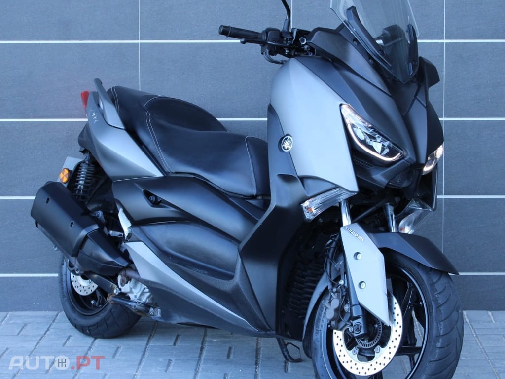 Yamaha X-Max 300