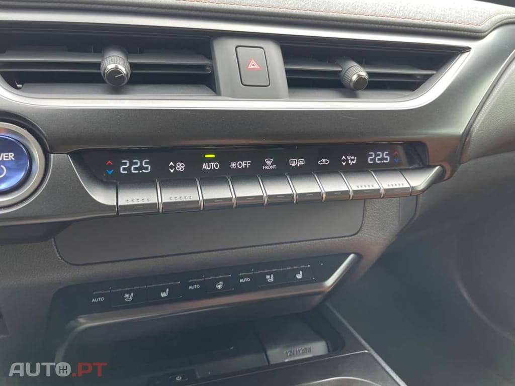 Lexus UX Executive+