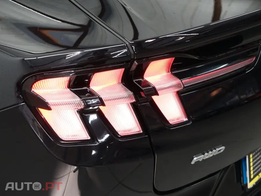 Ford Mustang Mach-E Extended Premium AWD 98 kWh