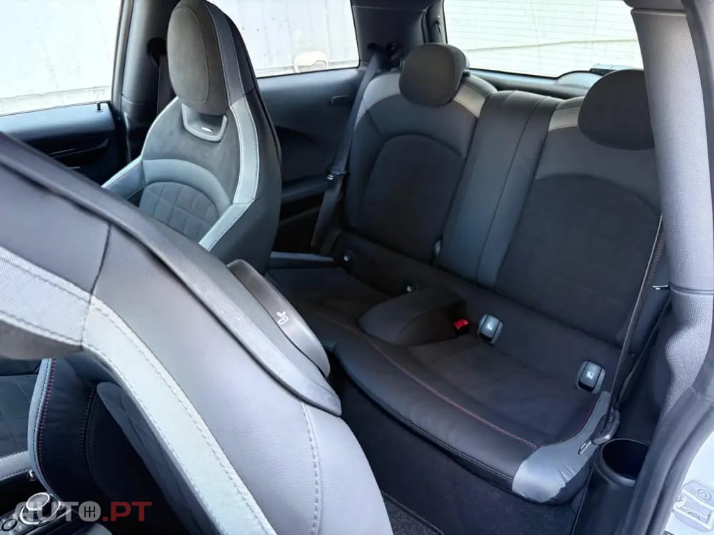 MINI Cooper John Cooper Works Auto Desportiva