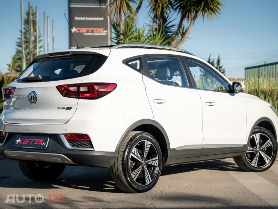 MG ZS EV 44.5 kWh Luxury