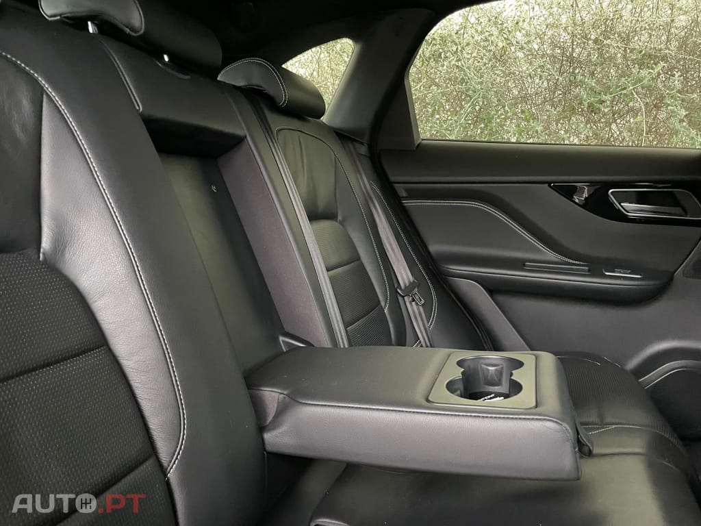 Jaguar F-Pace 2.0 i4D R-Sport Aut.