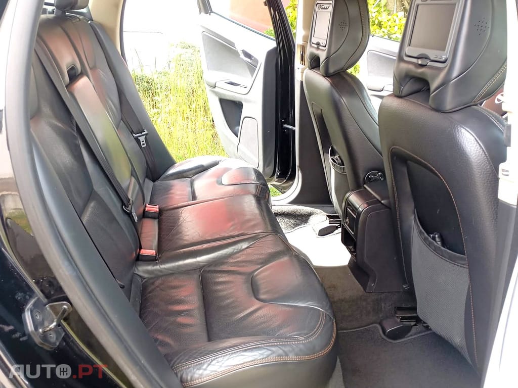 Volvo XC60 2.0 D3 Drive Summum 7 Lugares Nac