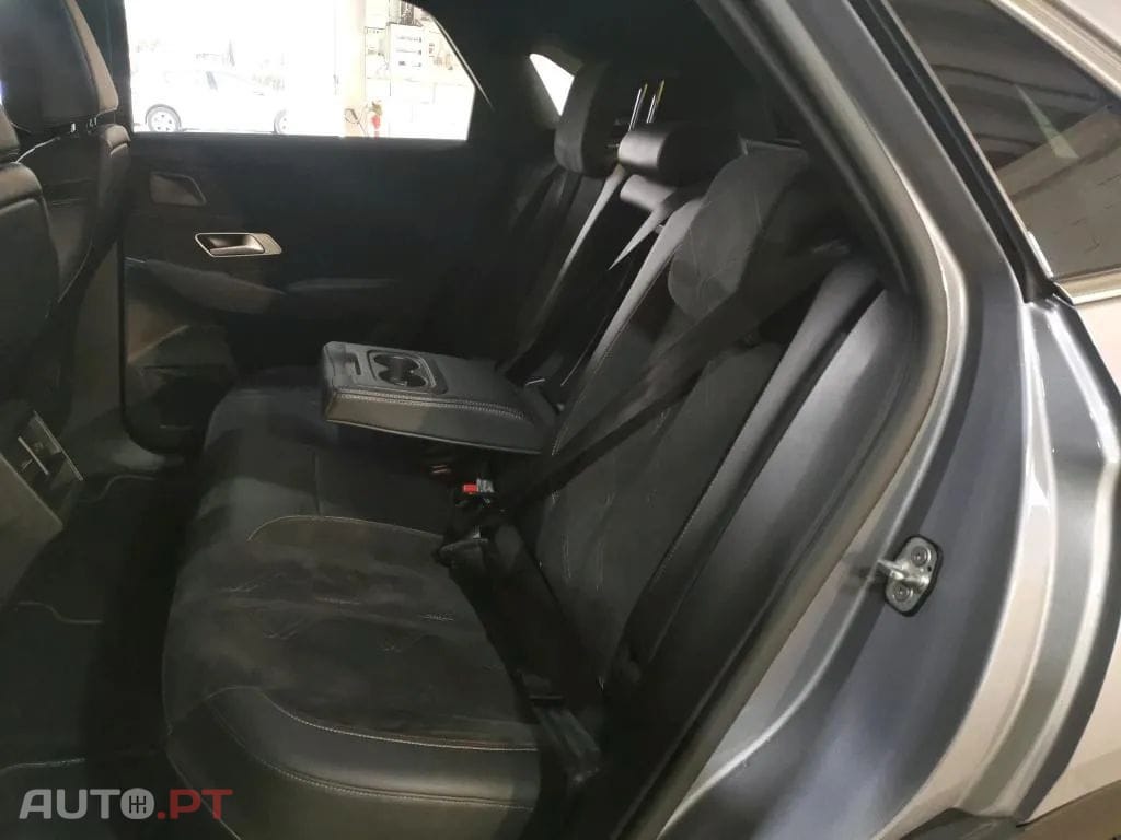 DS DS7 Crossback E-Tense Performance Line EAT8