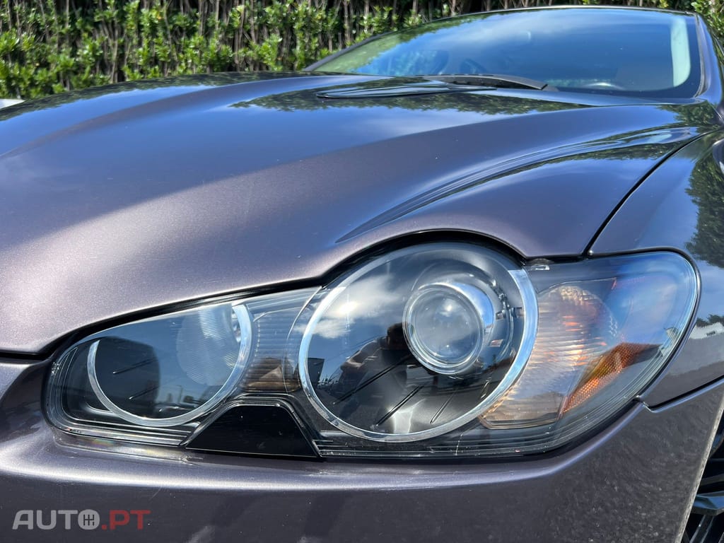 Jaguar XF 2.7 D V6 Luxury
