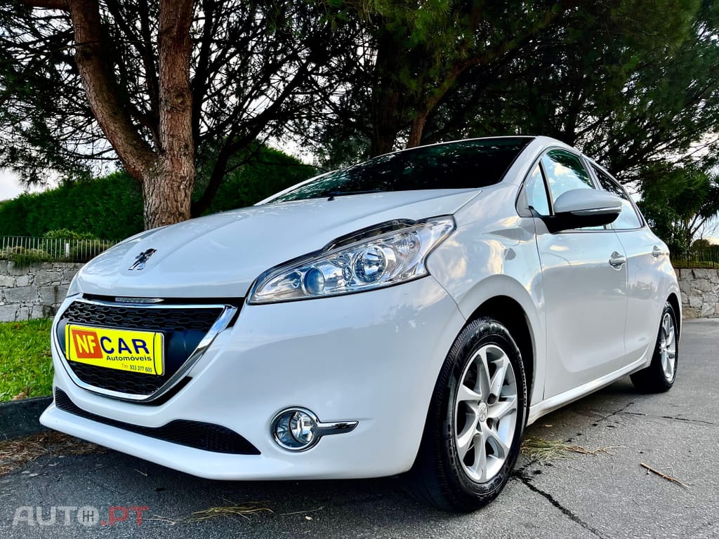 Peugeot 208 ..