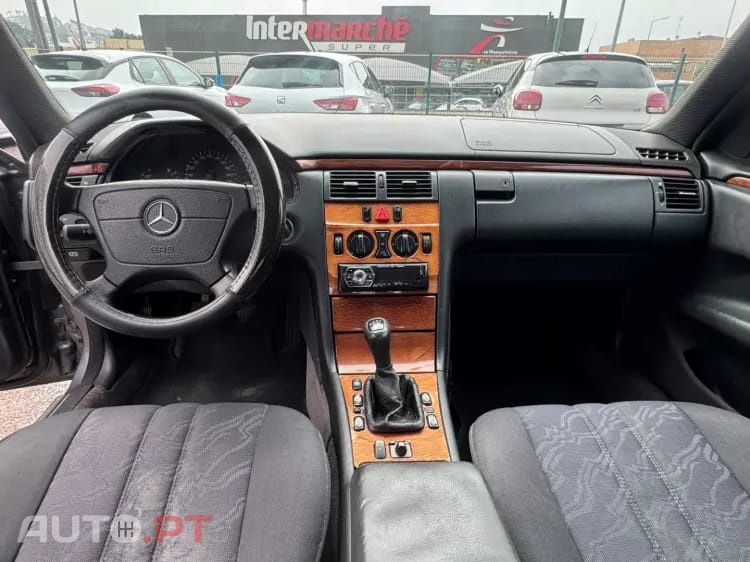 Mercedes-Benz E 220 CDI Classic
