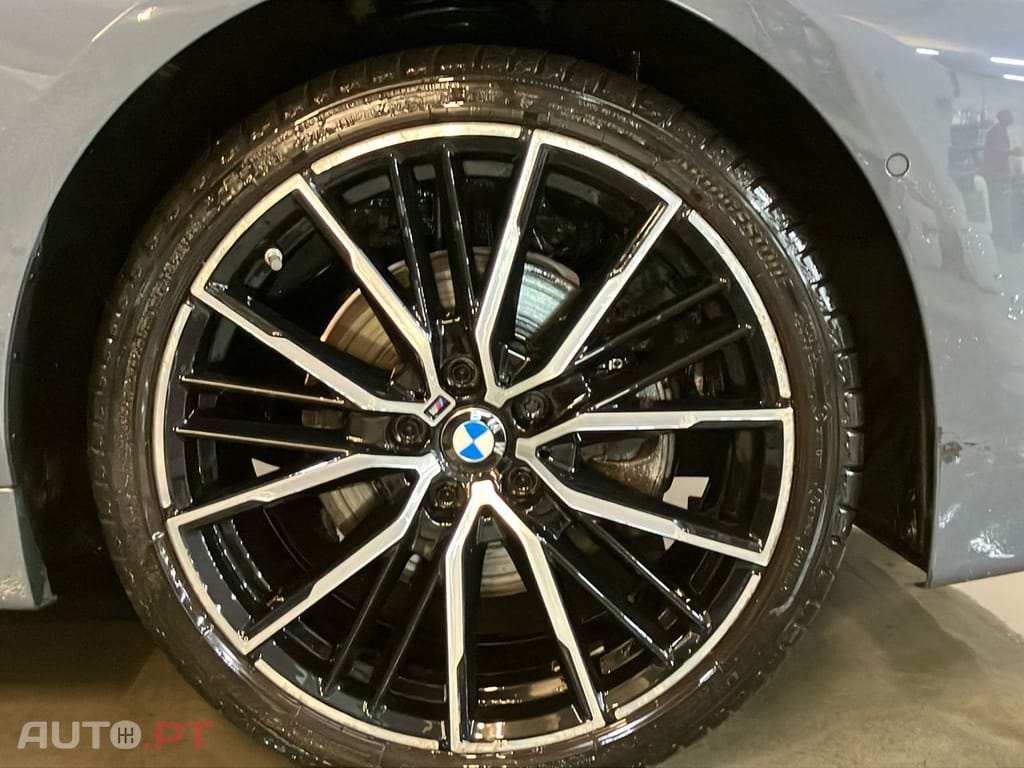 BMW 118 i Pack Desportivo M Auto