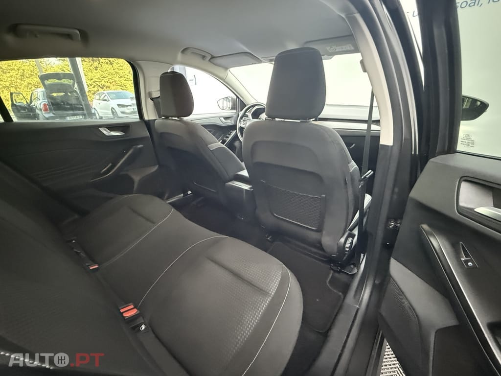 Ford Focus 1.0 EcoBoost MHEV Connected
