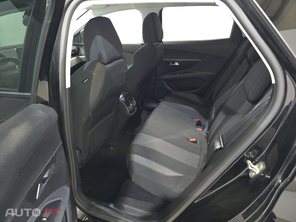 Peugeot 3008 1.2 PureTech I-Cockpit Navi EAT8