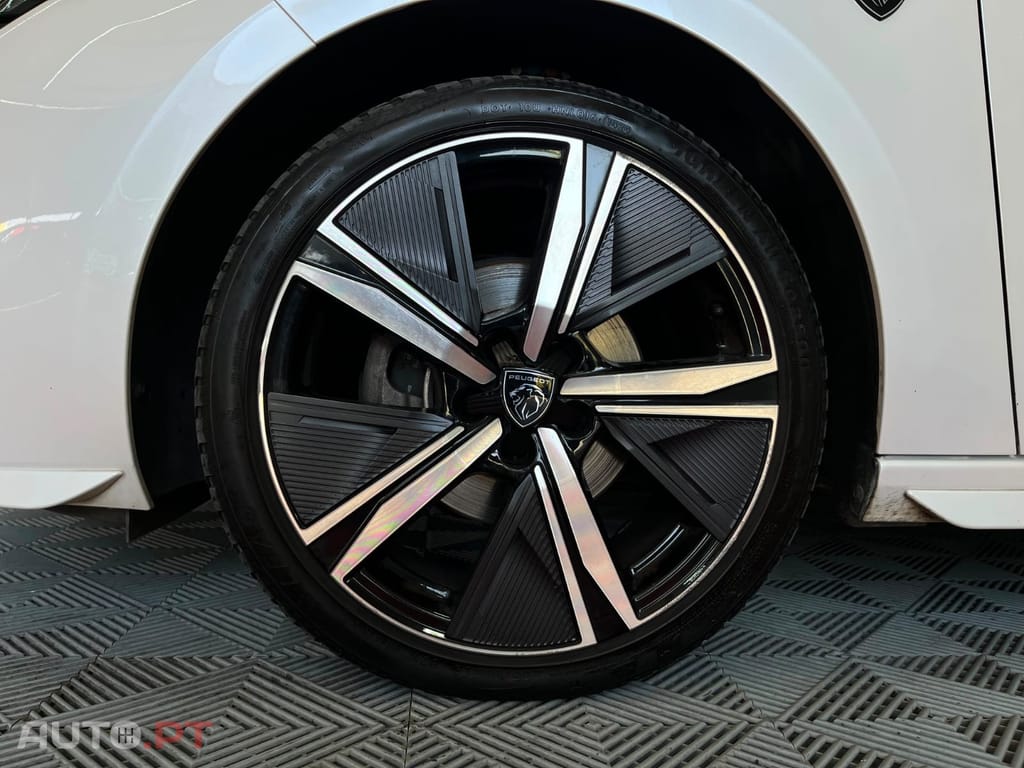 Peugeot 308 1.2 PureTech GT EAT8