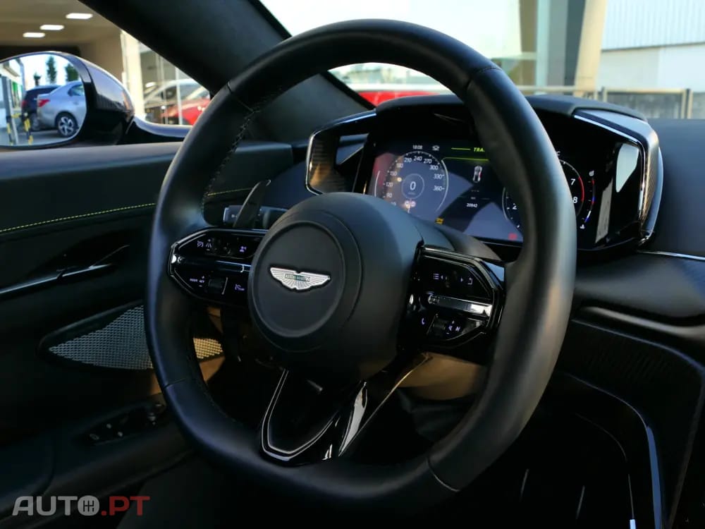 Aston Martin Vantage Coupé V8