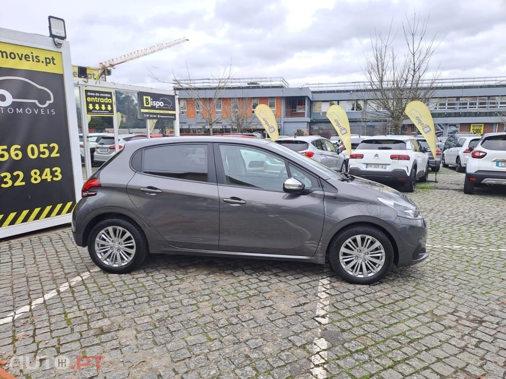 Peugeot 208 1.2 PureTech Signature