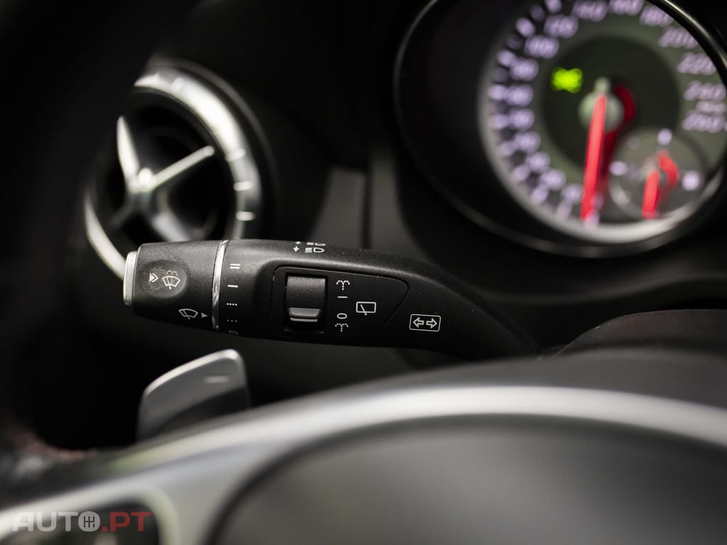 Mercedes-Benz CLA 220 d Shooting Brake AMG Line Aut.