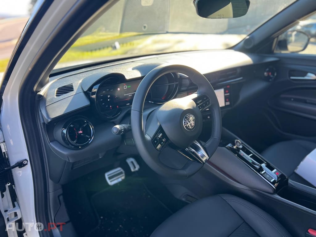 Alfa Romeo Junior Elletrica 50 kWh