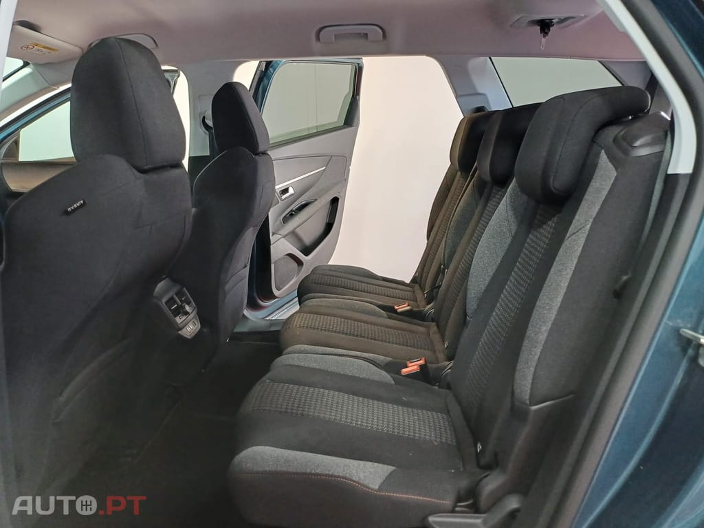 Peugeot 5008 1.2 PureTech Allure EAT8