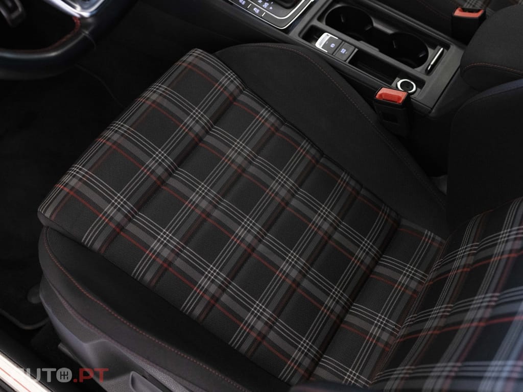 Volkswagen Golf 2.0 TSi GTi DSG Performance