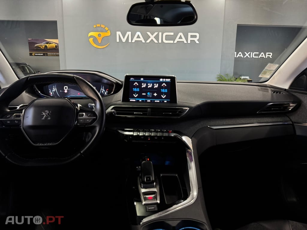 Peugeot 5008 1.2 PureTech Allure EAT8 — fotografia 3