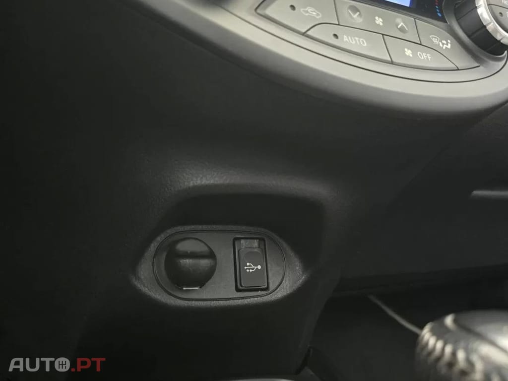 Toyota Yaris 1.5 HSD 20 Anos