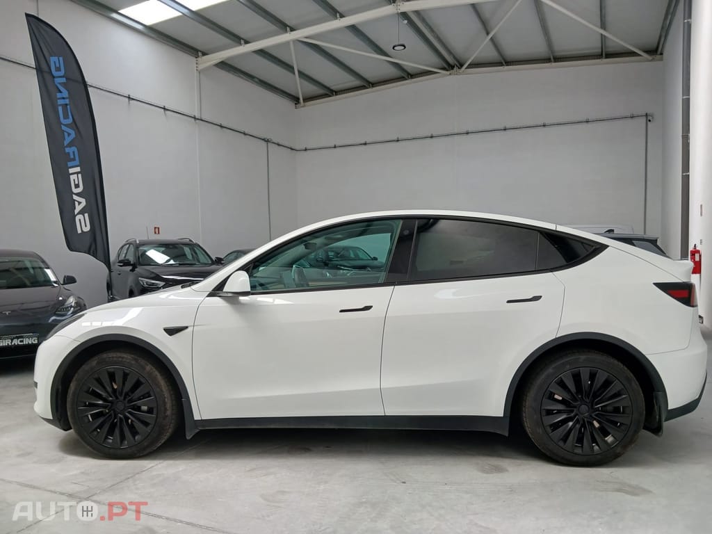 Tesla Model Y Standard