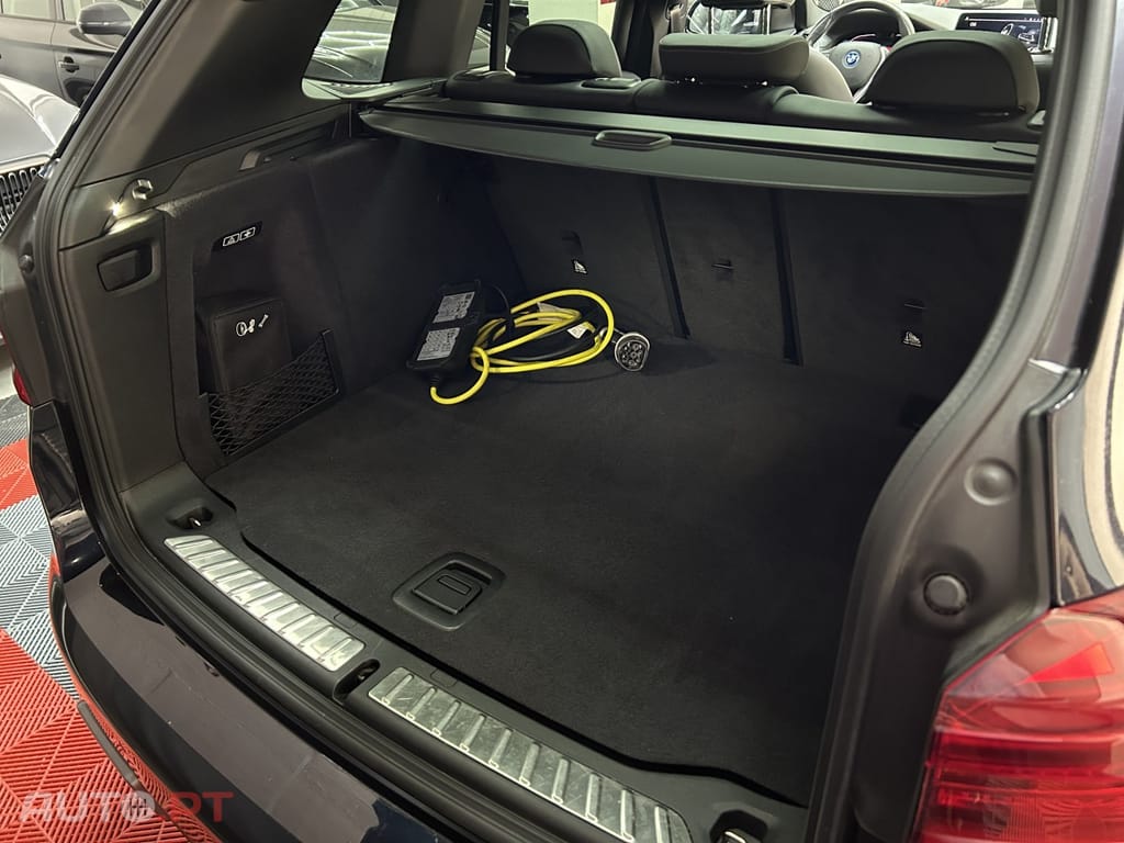 BMW iX3 Inspiring