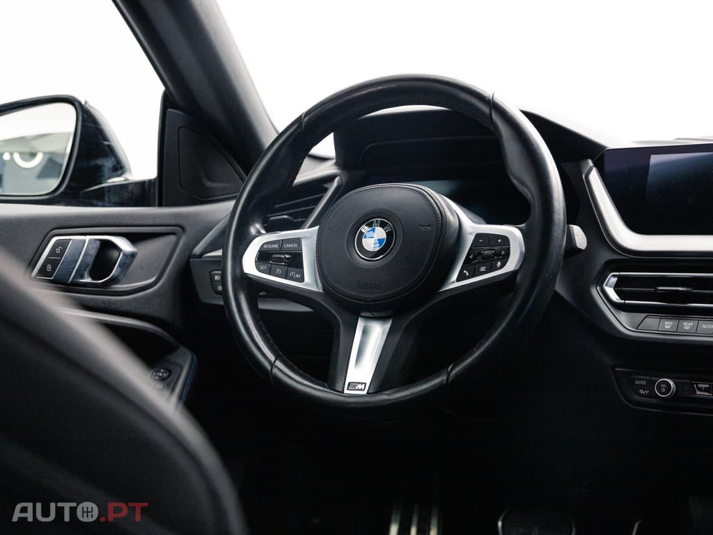 BMW 218 i Pack Desportivo M