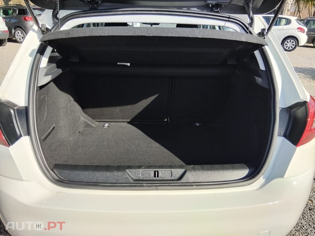 Peugeot 308 II 1.5 BlueHDi Business Line