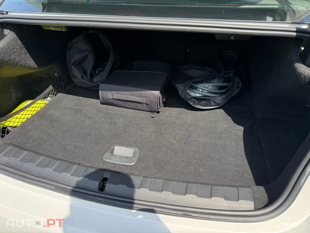 BMW 330 e Corporate Edition Auto
