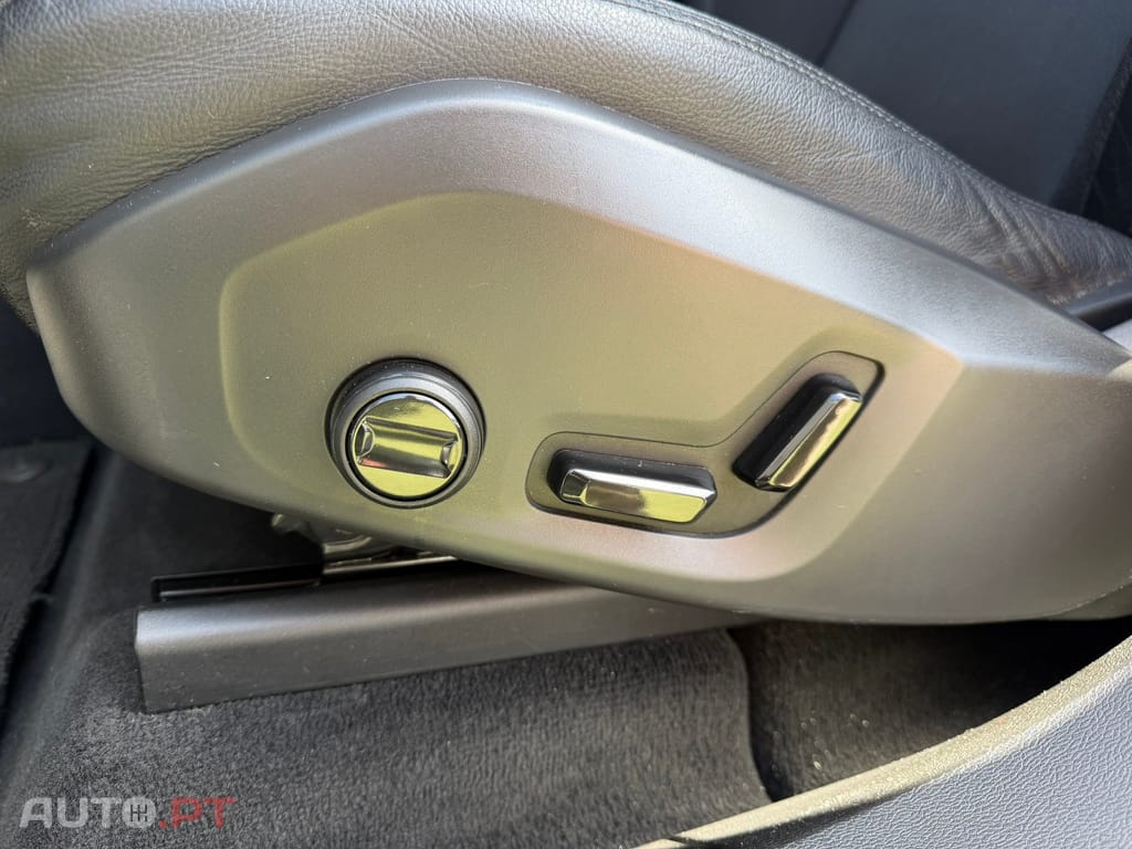 Volvo XC60 2.0 T8 PHEV Momentum Plus AWD