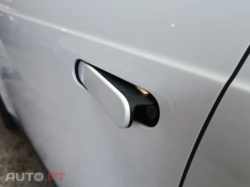 Honda e Advance (17")