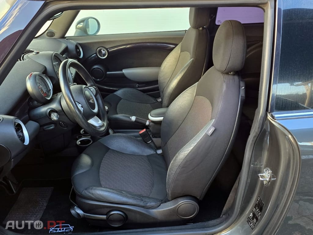 MINI Cooper 1.6 Cooper D