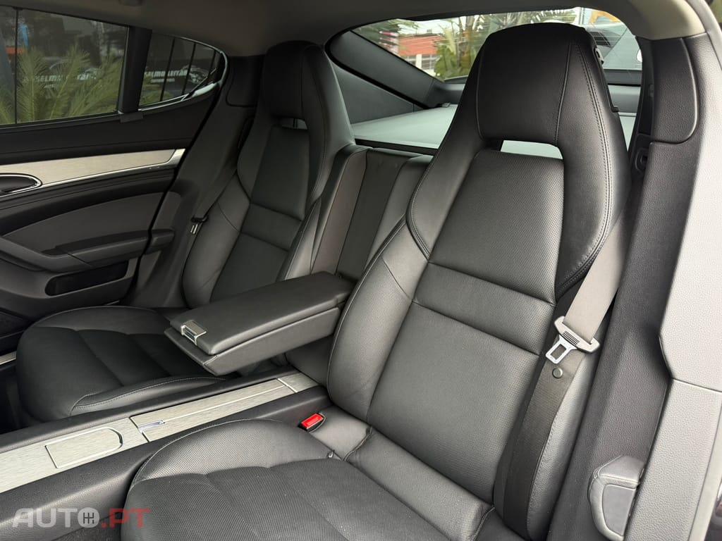Porsche Panamera Standard
