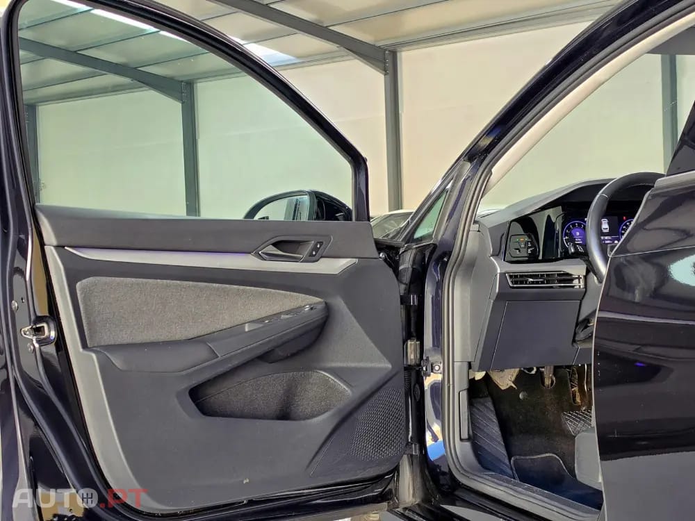 Volkswagen Golf Variant 1.0 eTSI OPF DSG Life — fotografia 16