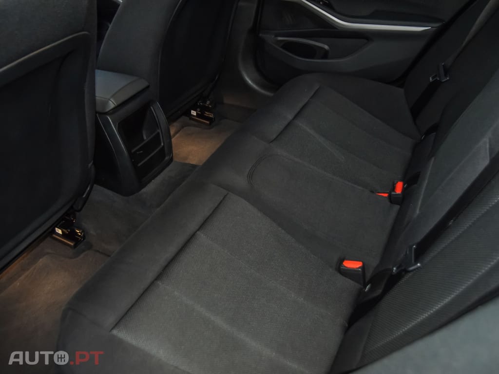 BMW 318 d Touring Advantage