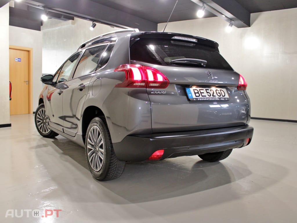 Peugeot 2008 1.2 PureTech Style EAT6