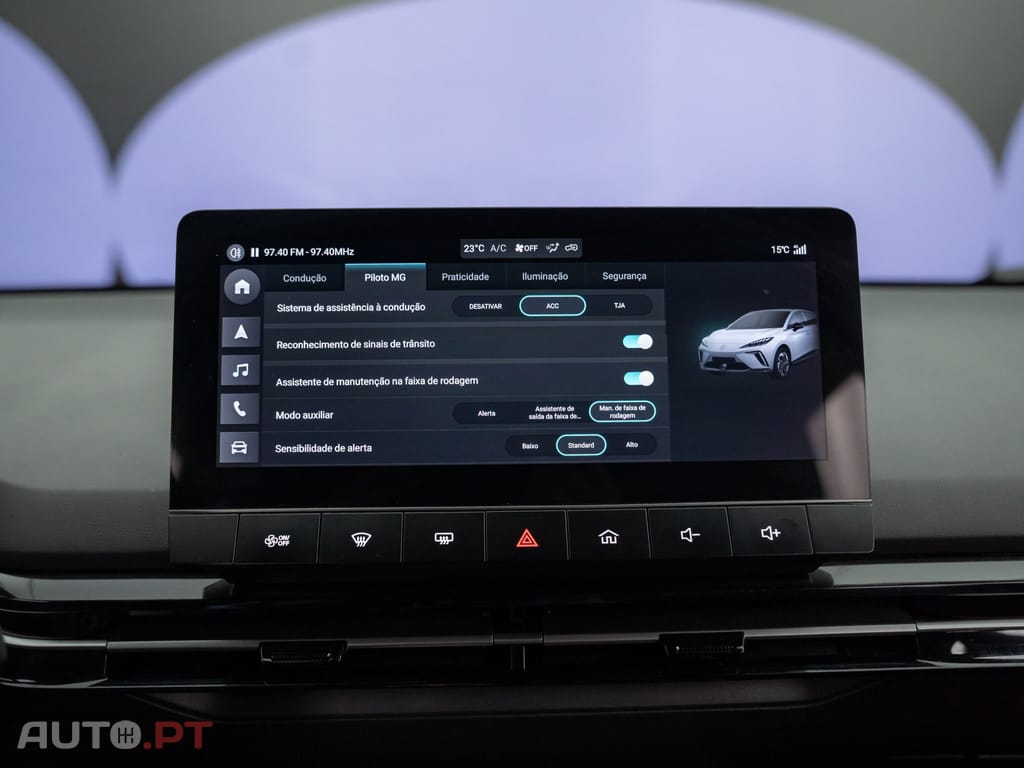 MG MG4 77 kWh Extended Range Luxury