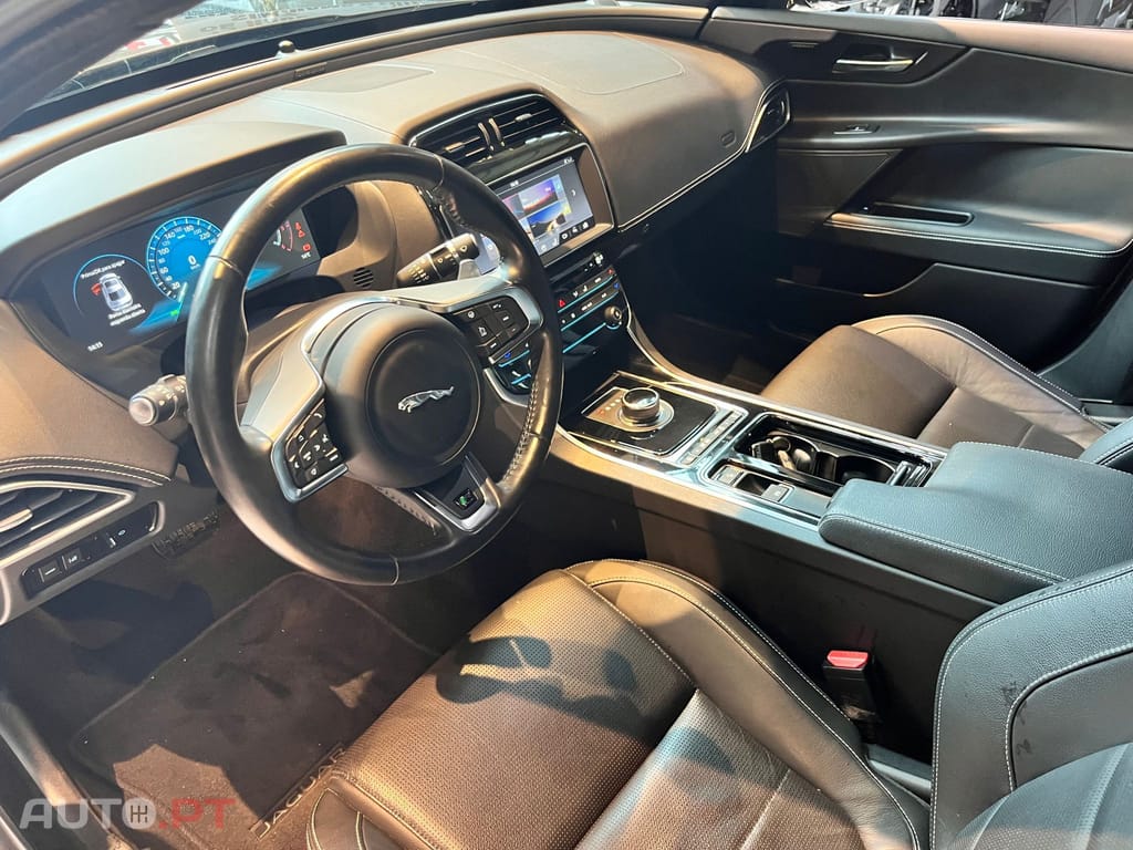 Jaguar XE 2.0D R-SPORT 180CV 