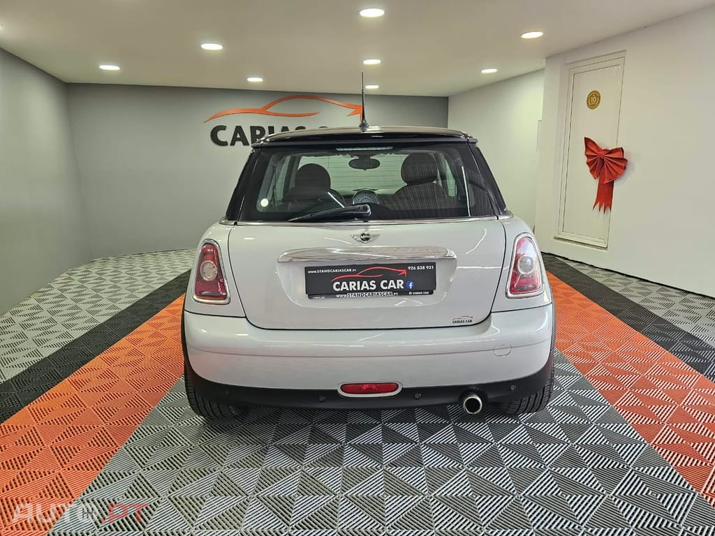 MINI Cooper D Edição Camden 50 anos