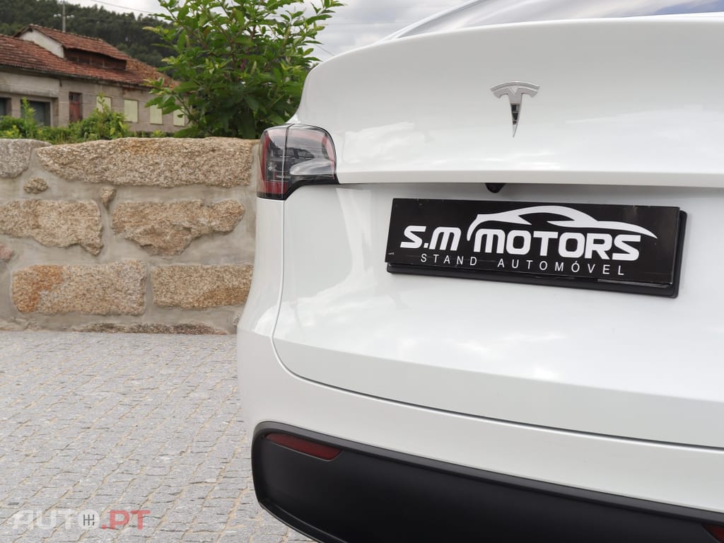 Tesla Model Y Long Range Dual Motor AWD