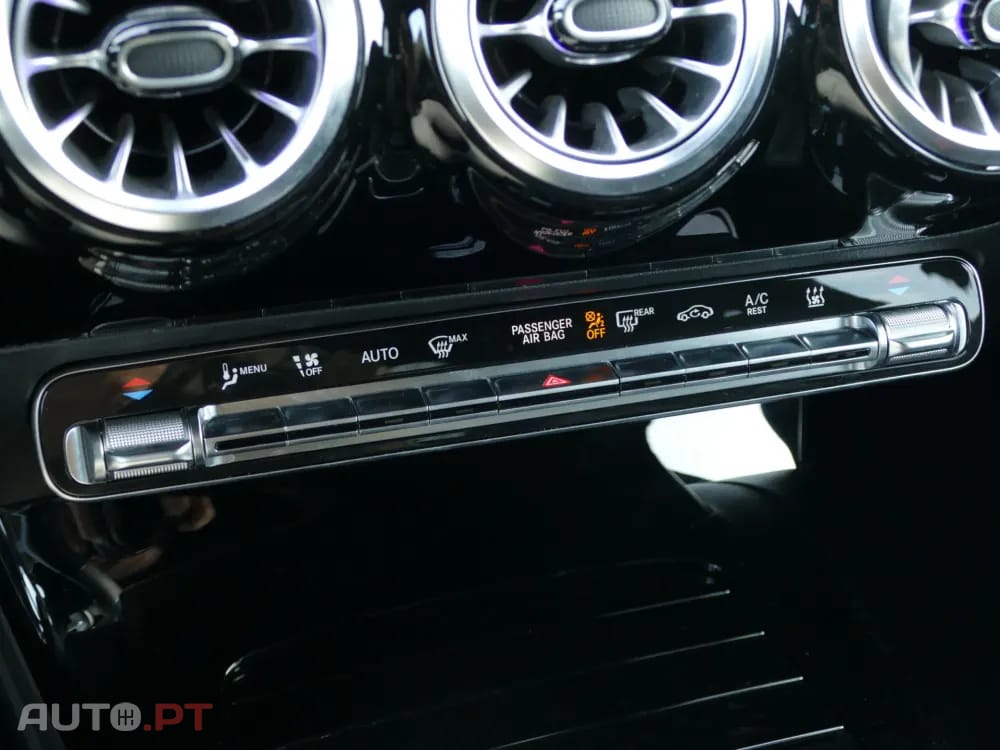 Mercedes-Benz A 250 e AMG Line