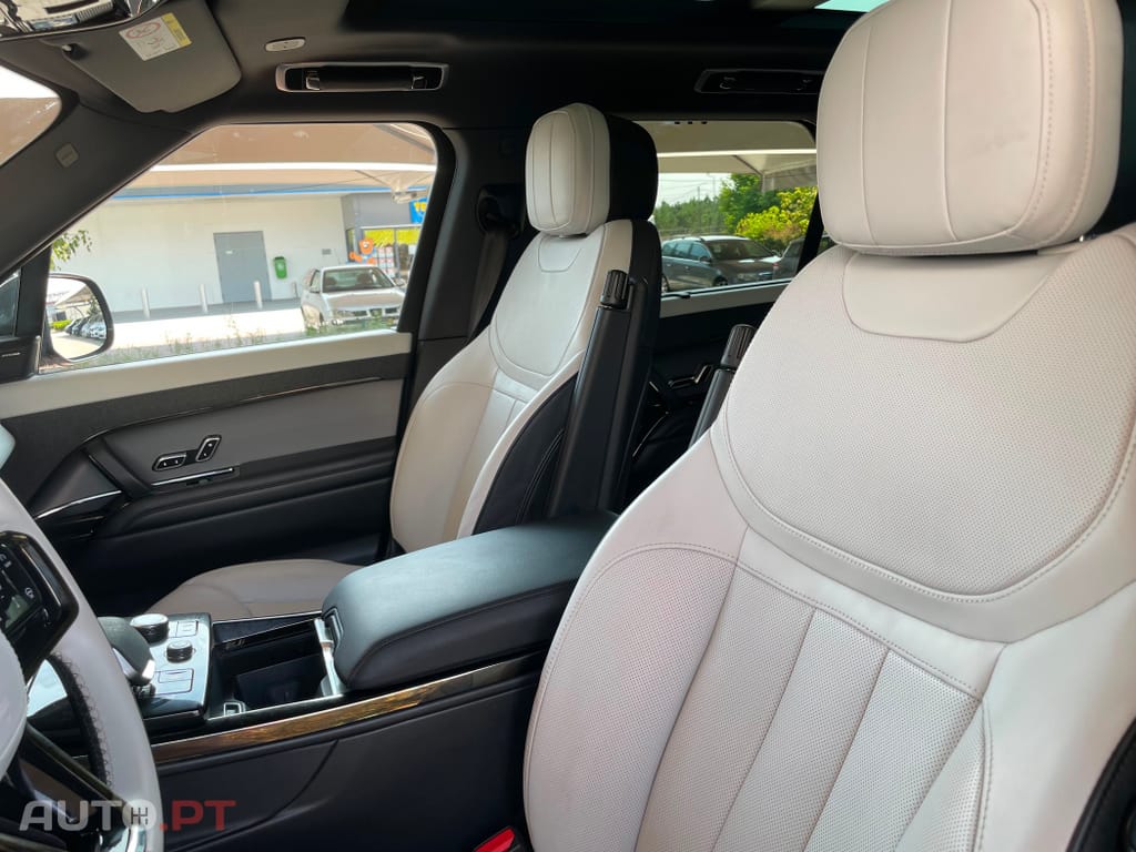Land Rover Range Rover Sport P440e Dynamic SE